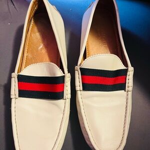 Gucci Men's Cream Loafers with Red and Black Stripe